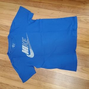 Boys Nike T-shirt - Size Youth LG